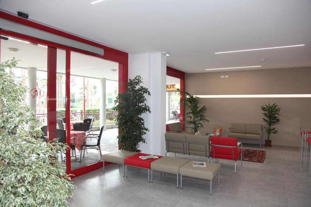 Hotel Regina Lignano Sabbiadoro Exterior photo